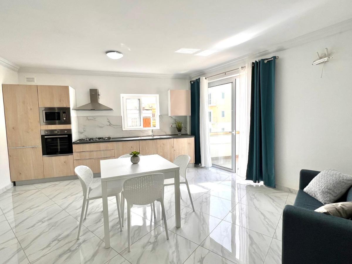 Condo With Patio Overlooking Piazza Gzira المظهر الخارجي الصورة
